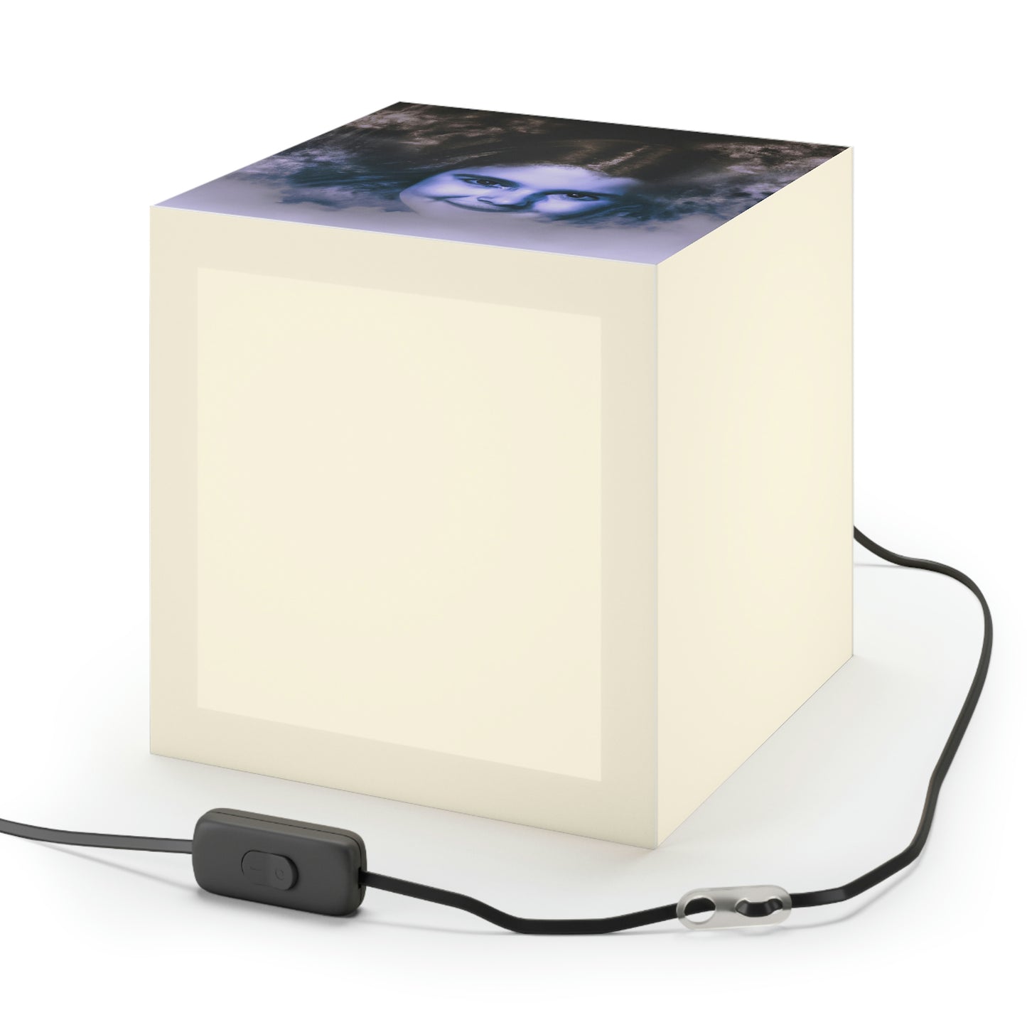 Through the Misty Veil - Die Alien Light Cube Lampe