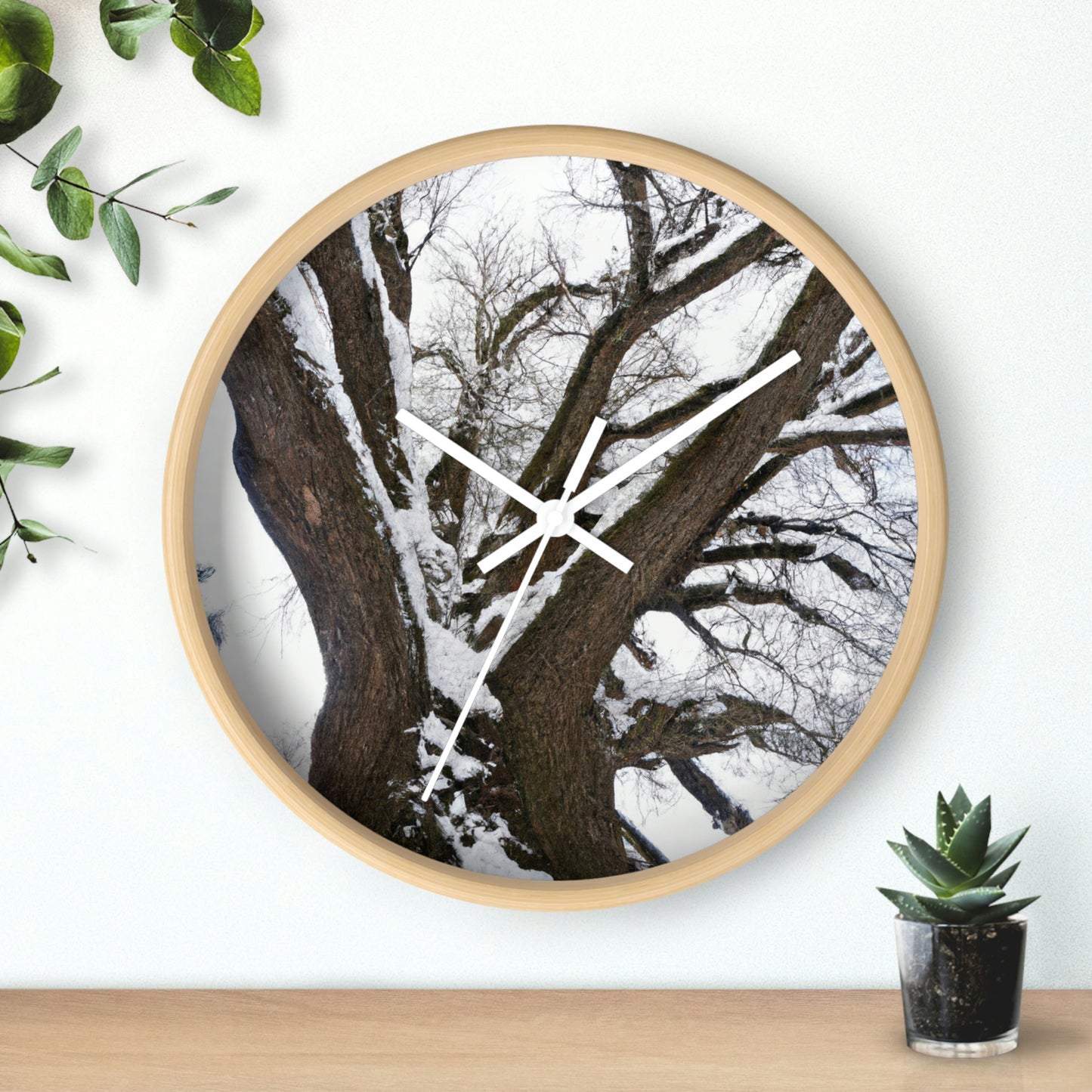 "Winter Wonderland Tree" - The Alien Wall Clock