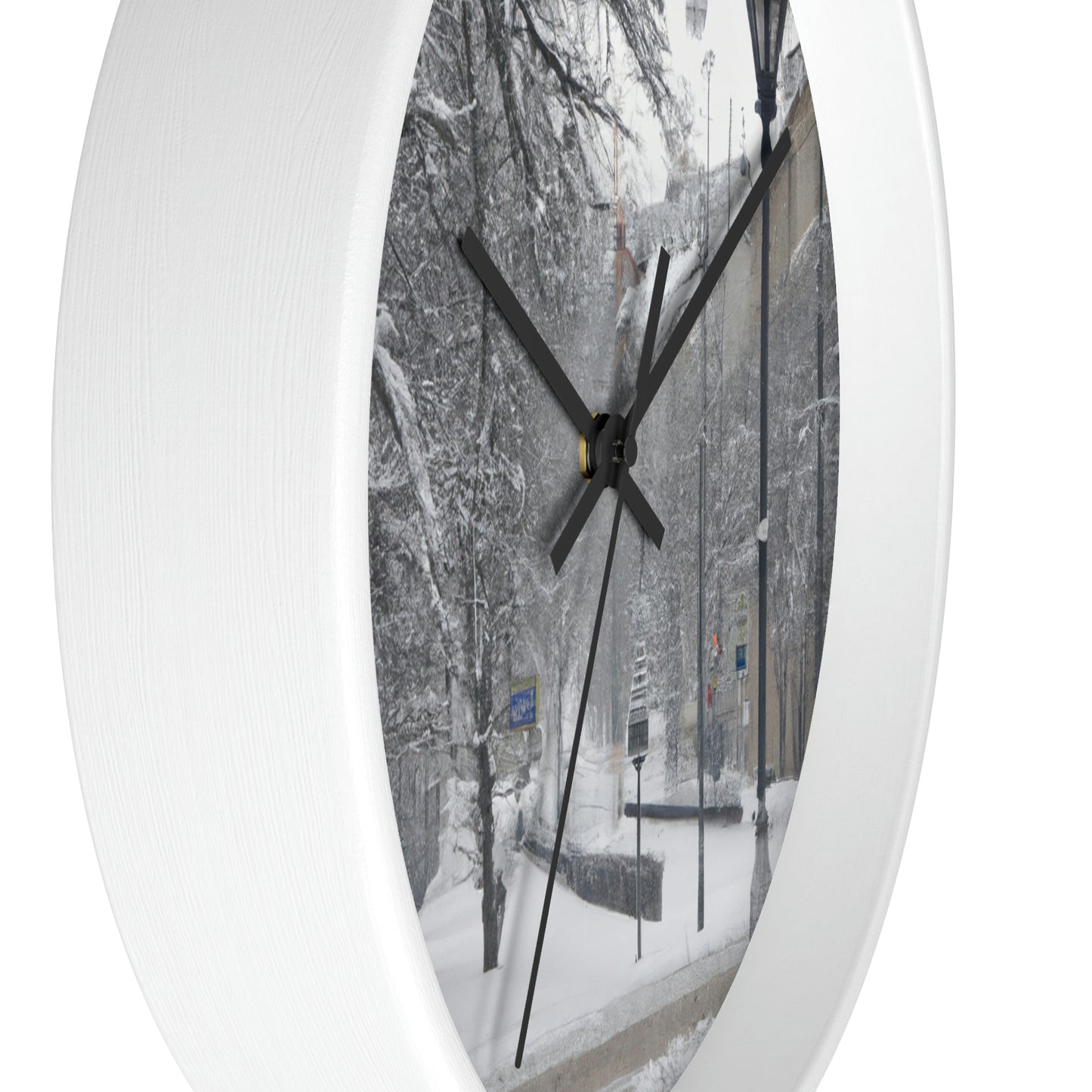 "Stark Solitude" - The Alien Wall Clock