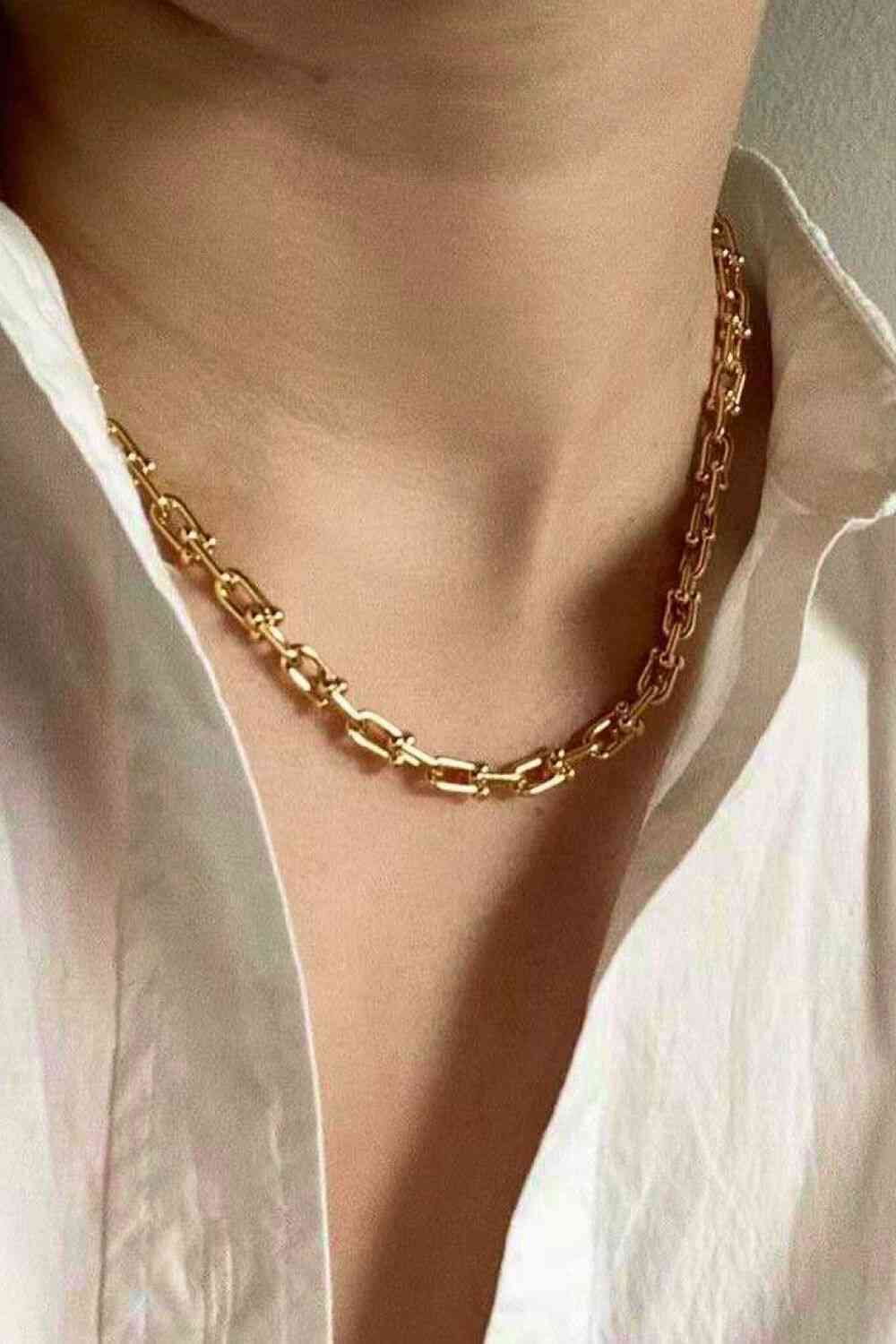 Halskette in U-Form aus 18-karätigem Edelstahl