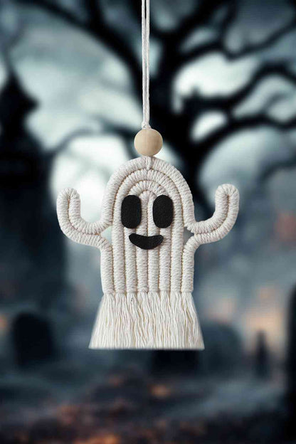 Llavero de macramé con forma de fantasma y flecos de cuentas de madera