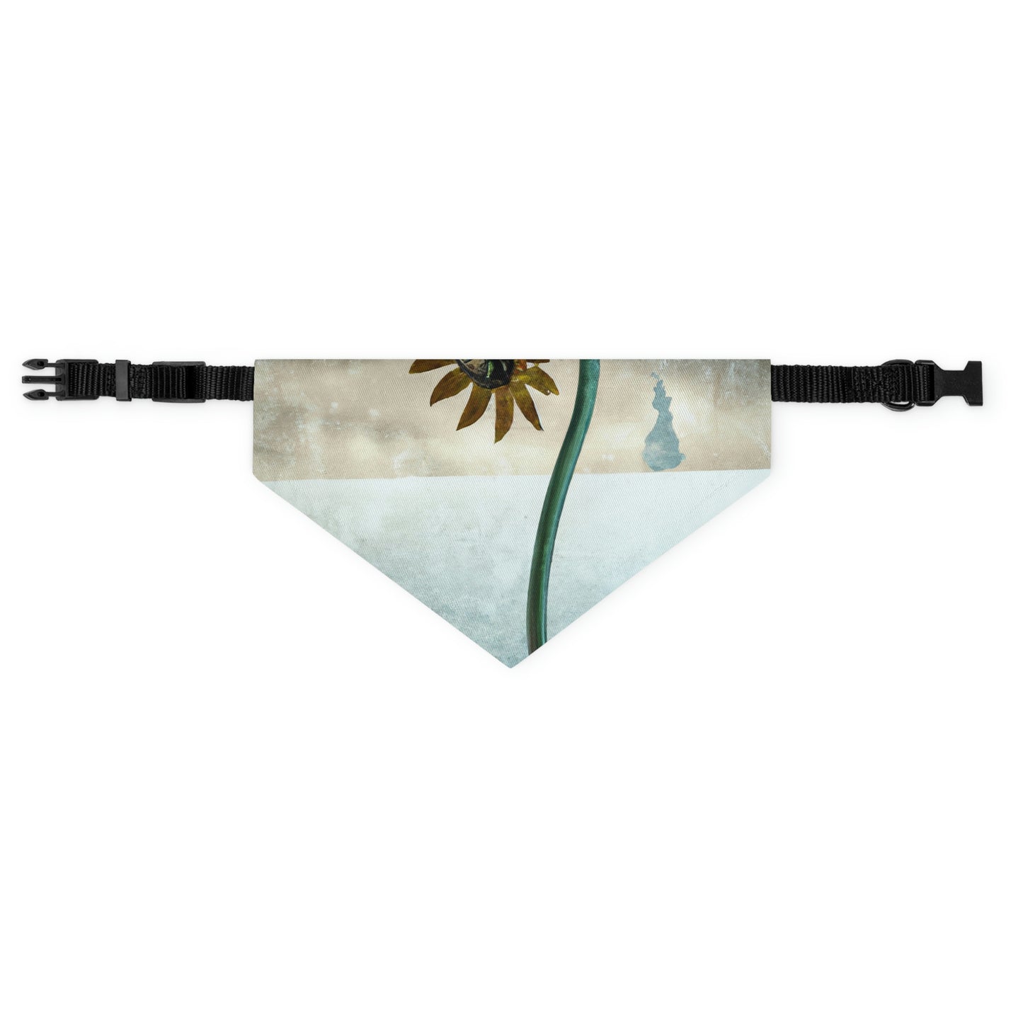 "Fighting the Frost: A Flower's Story" - Das Alien Pet Bandana Halsband