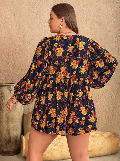 Plus-Size-Strampler mit Blumenmuster und Ballonärmeln und Bindekragen