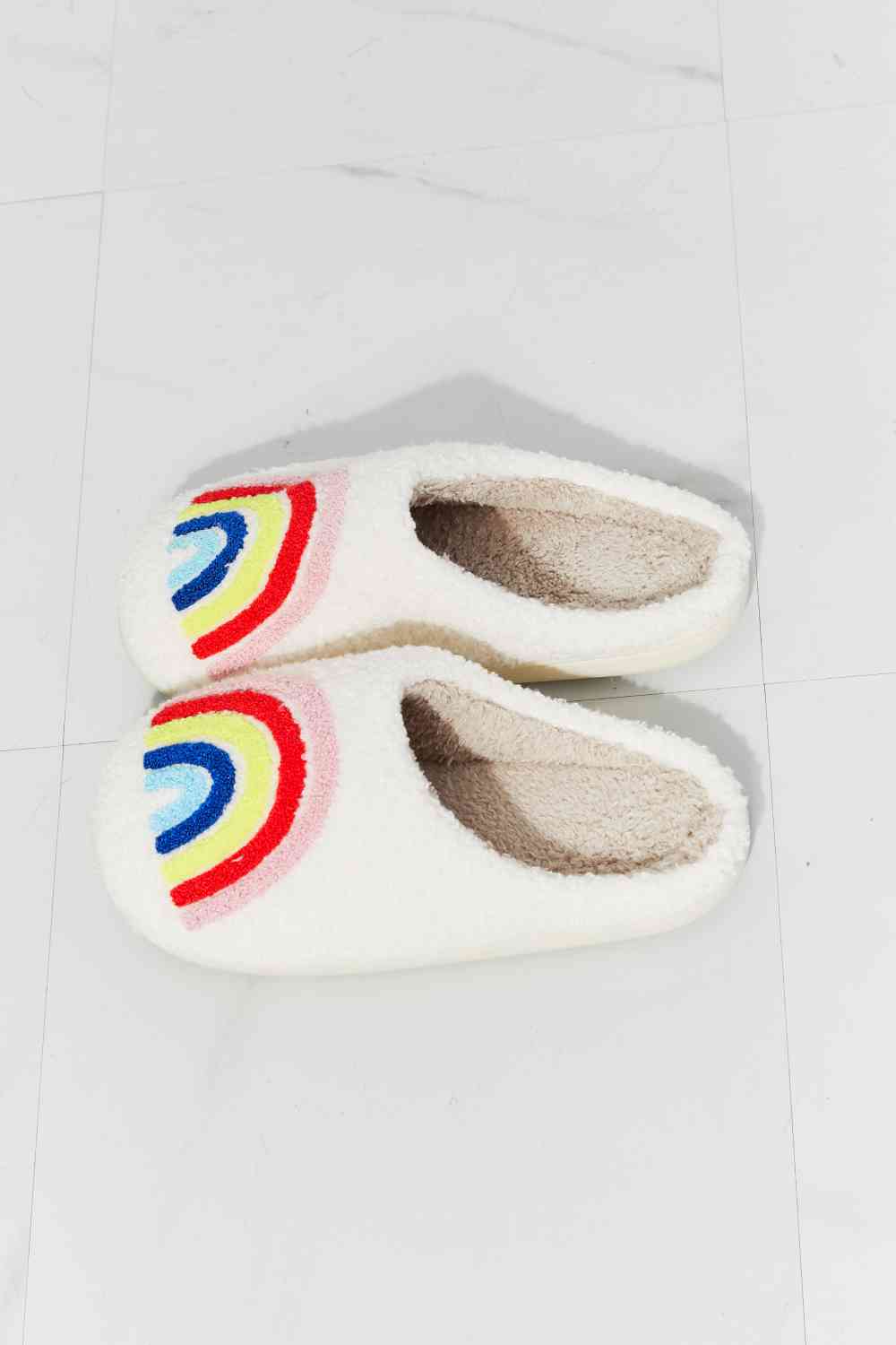 Pantuflas de felpa arcoíris de MMShoes