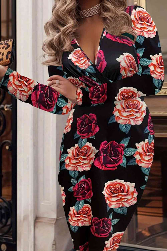 Vestido de manga larga con cuello sobrepelliz y estampado floral de talla grande