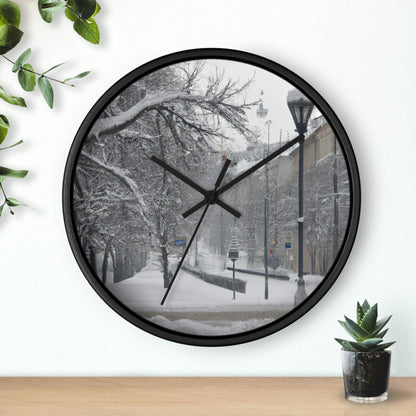 "Stark Solitude" - The Alien Wall Clock