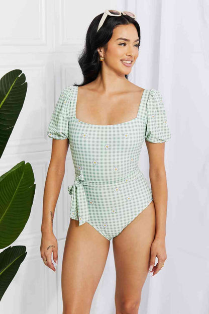 Traje de baño de una pieza con mangas abullonadas Salty Air de Marina West Swim en color salvia