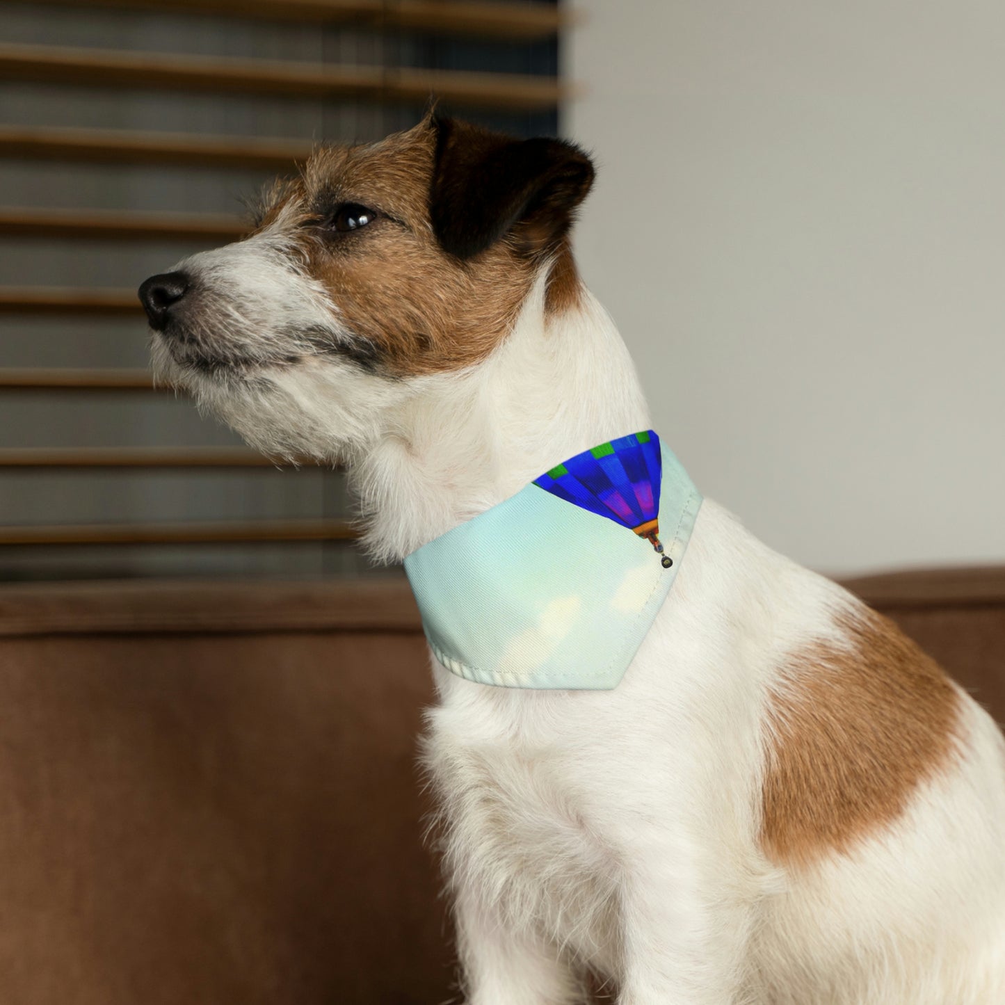 "Encontrar la quietud en el cielo" - El collar de bandana para mascotas alienígenas