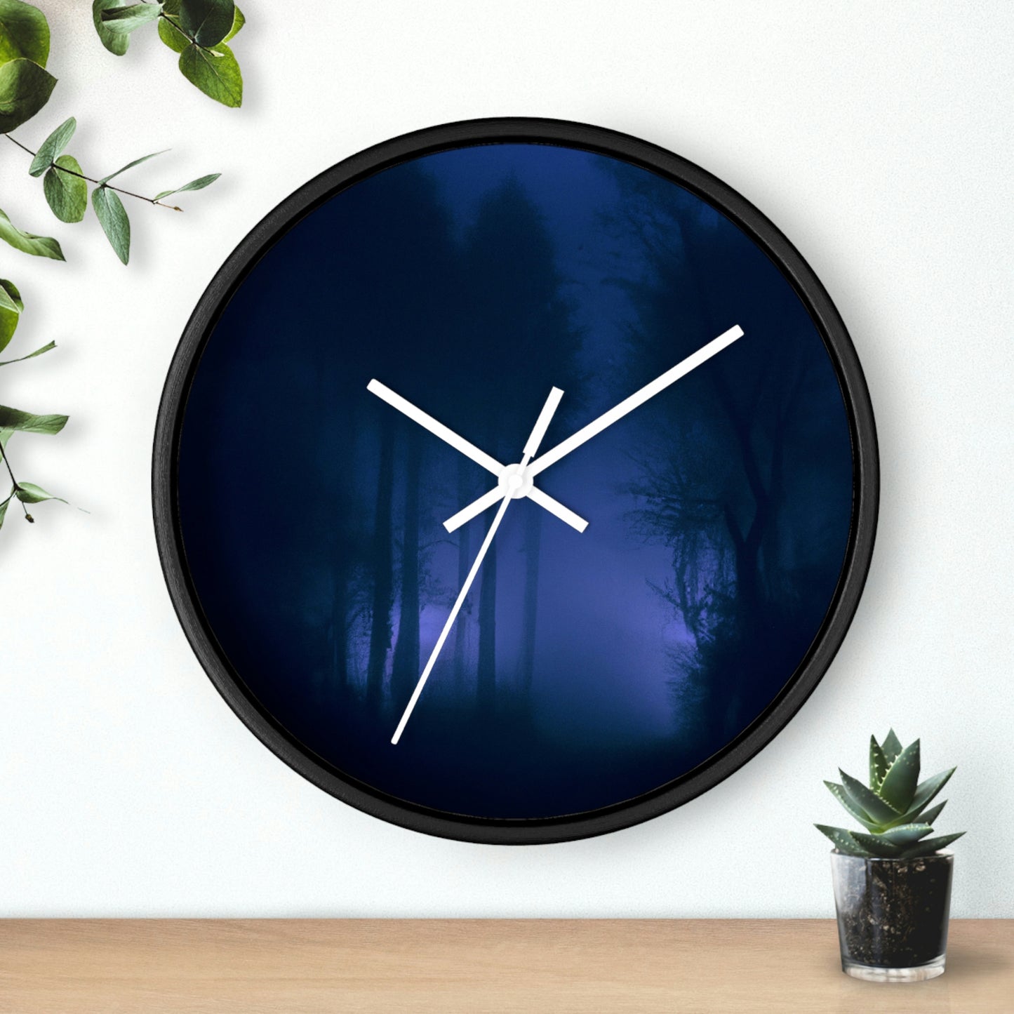 "Lost in the Moonlight Woods" - El reloj de pared alienígena