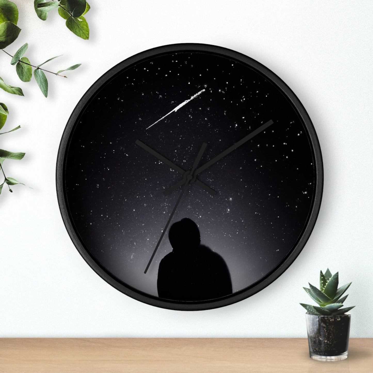 "Un deseo en los cielos" - El reloj de pared alienígena