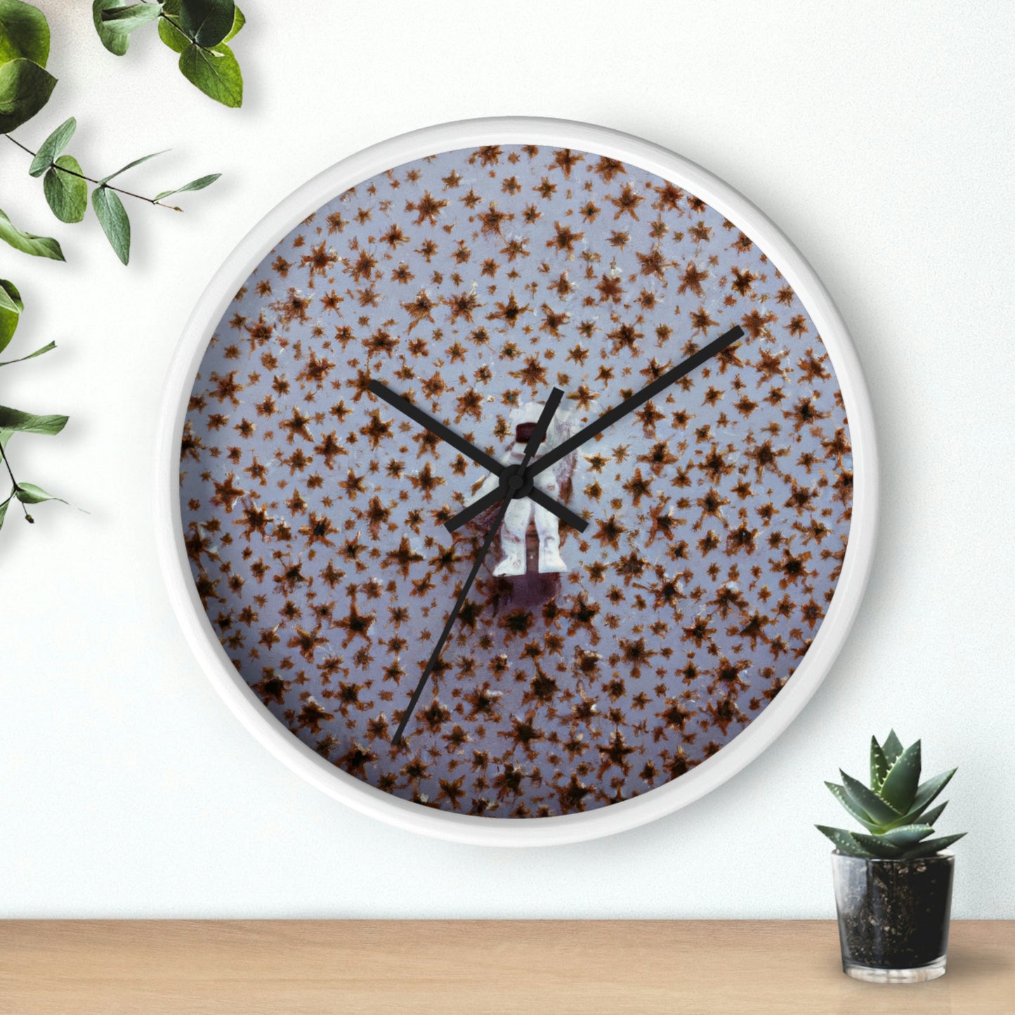 "Un pequeño aventurero entre estrellas gigantes" - El reloj de pared alienígena