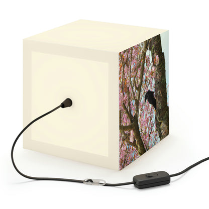 "A Blossoming Reflection" - Die Alien Light Cube Lampe