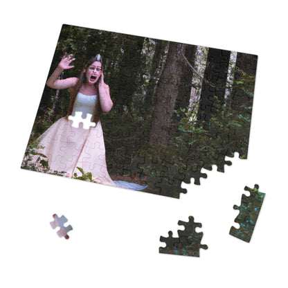 Verlorene Prinzessin und die Tiara im dichten Wald - Das Alien-Puzzle