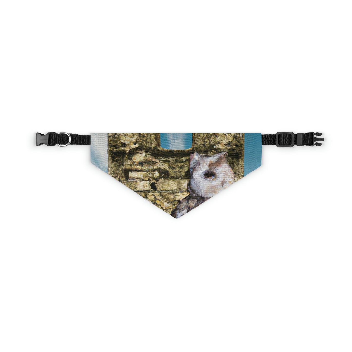 "Un centinela entre ruinas: la percha de un búho sin remover" - The Alien Pet Bandana Collar