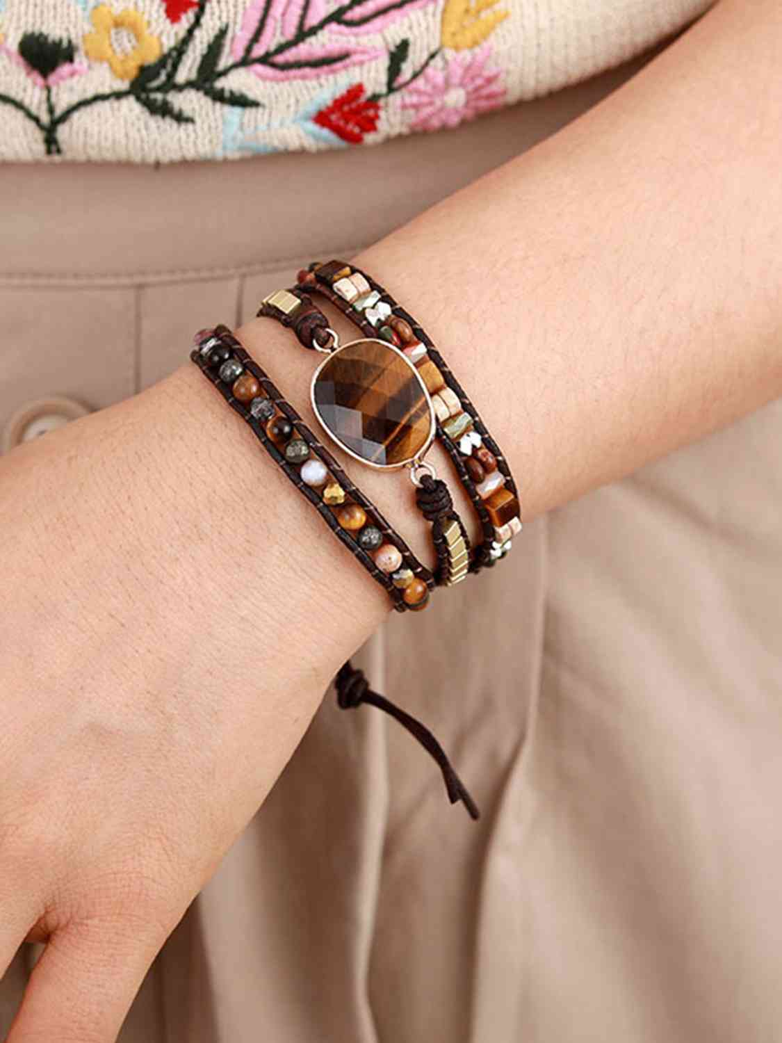 Dreischichtiges Armband mit geometrischer Form