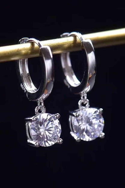 Pendientes colgantes chapados en platino con moissanita de 1 quilate Feel The Surprise