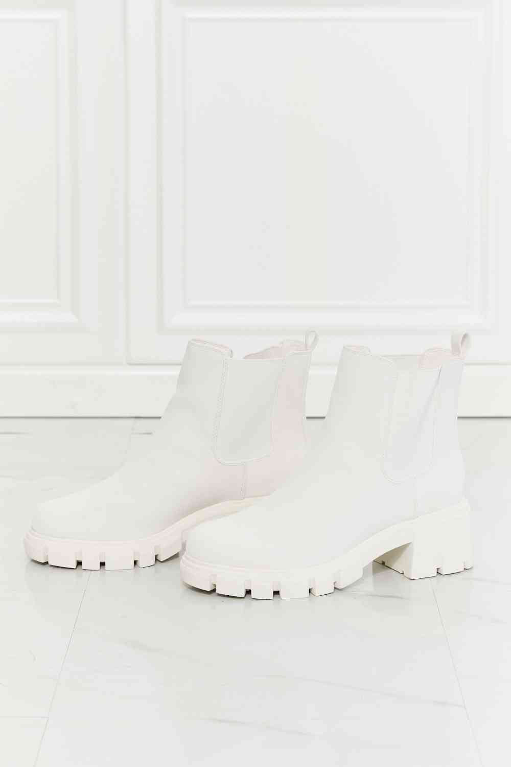 Botas Chelsea blancas con suela dentada mate Work For It de MMShoes