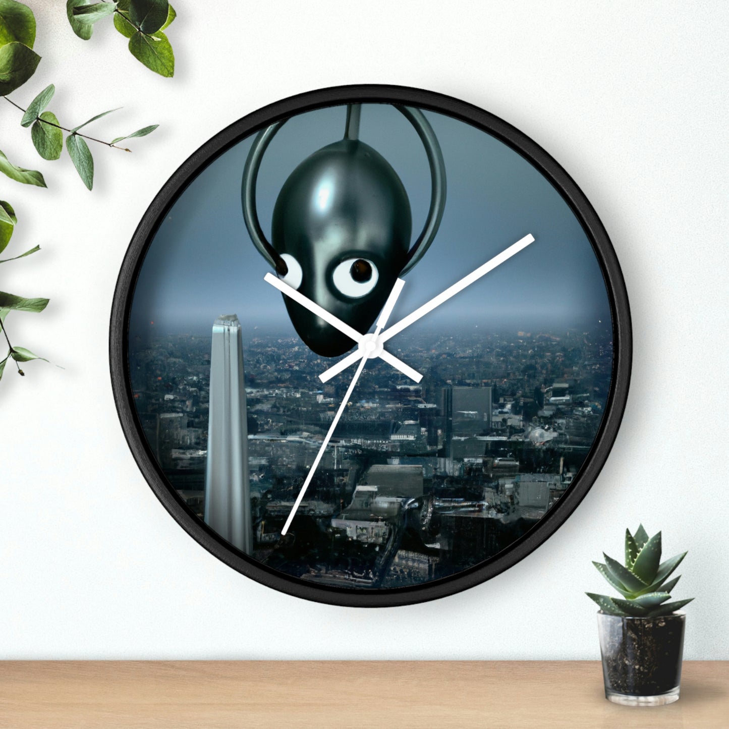 "Una chispa distante: la búsqueda de un santuario extraterrestre en la ciudad". - El reloj de pared alienígena