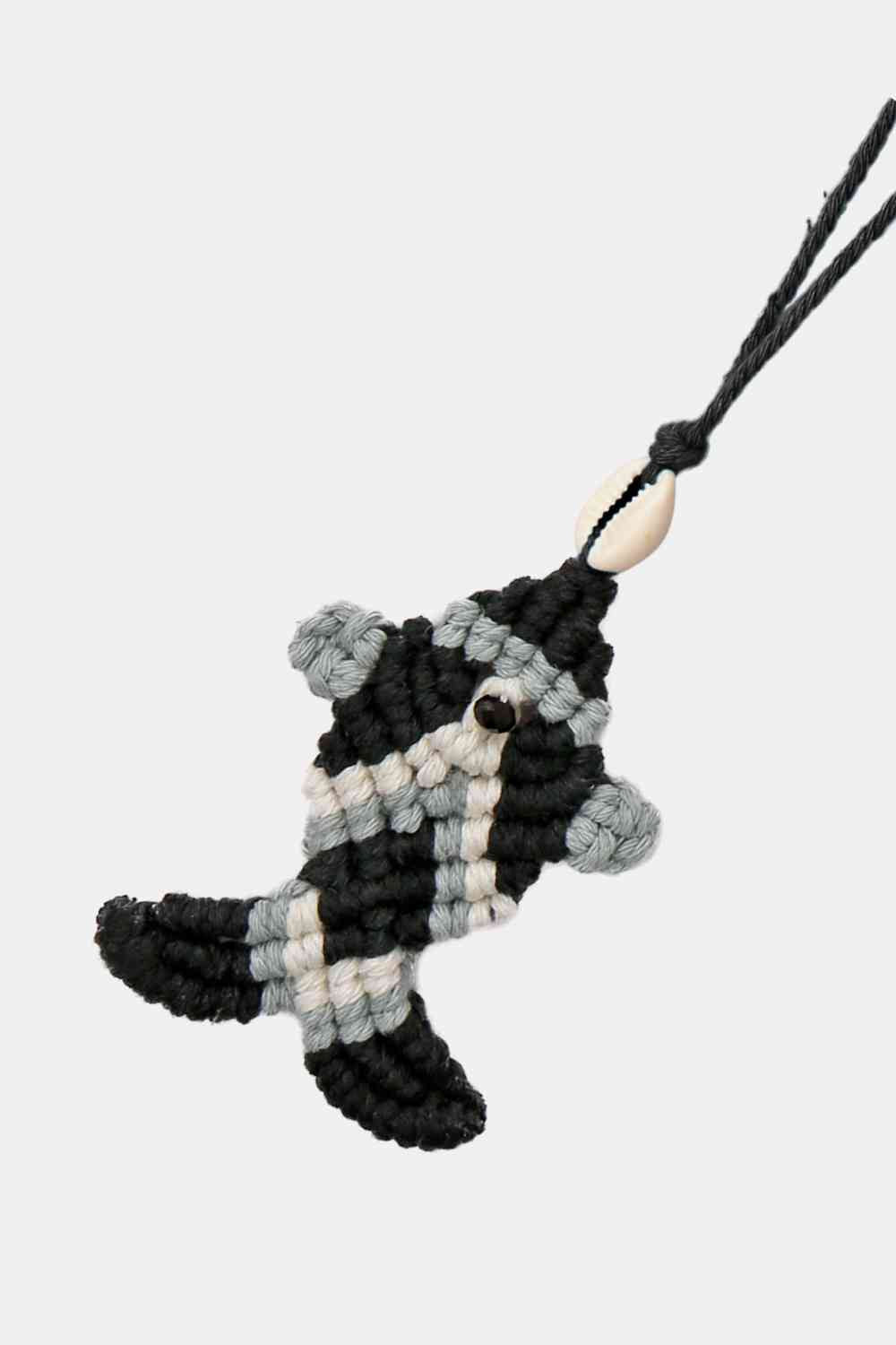 Halskette mit Anhänger aus Baumwollkordel in Fischform