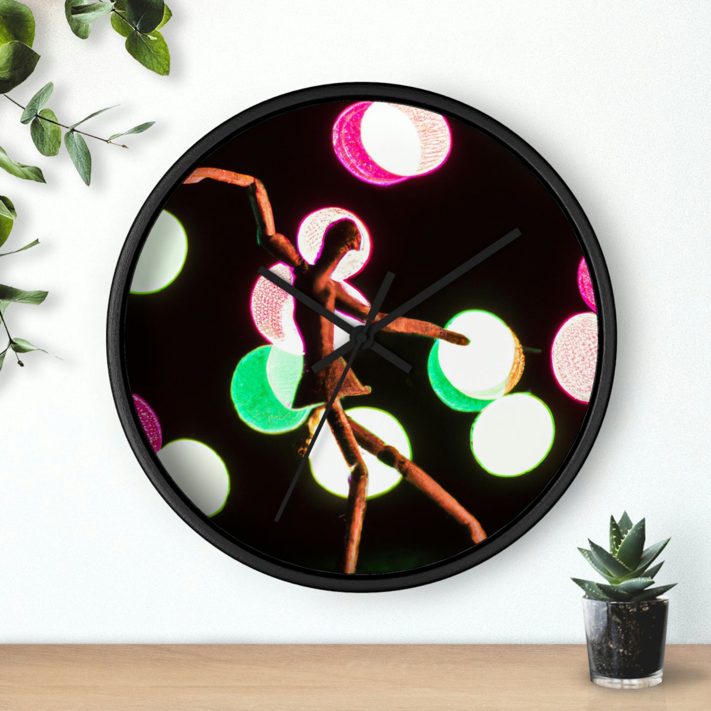 "Bailando en una lluvia de estrellas". - El reloj de pared alienígena