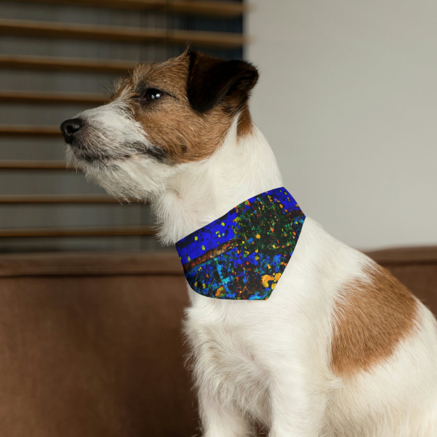 "Una celebración de medianoche en el jardín de la abuela" - The Alien Pet Bandana Collar