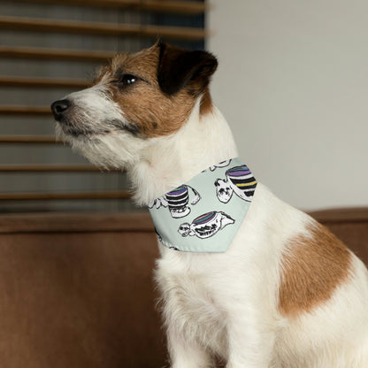 "A Purr-fectly Precious Tea Party Parade" - Das Alien Pet Bandana Halsband