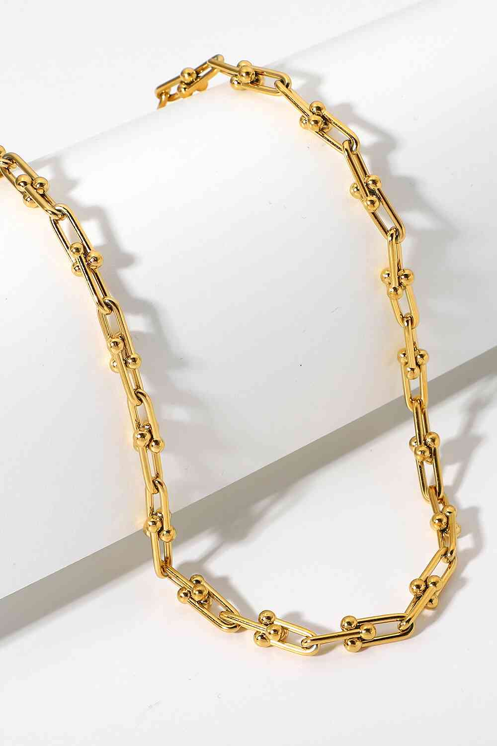 Halskette in U-Form aus 18-karätigem Edelstahl