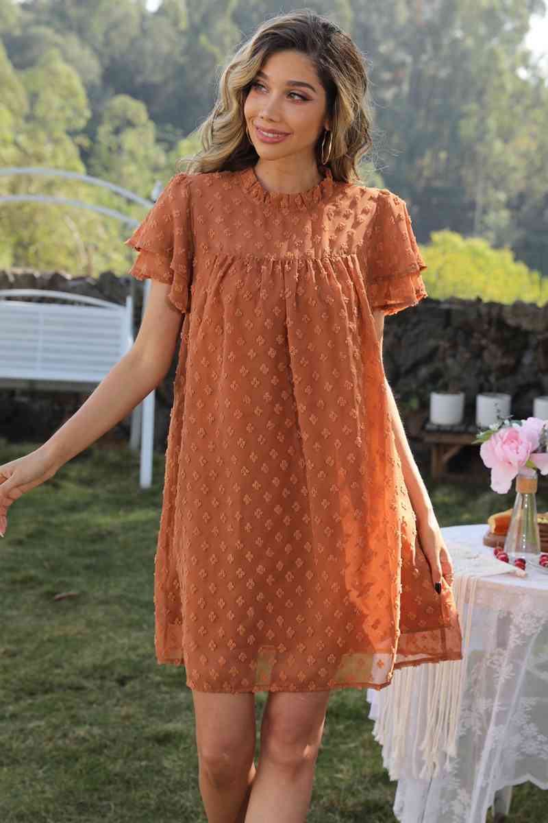 Swiss Dot-Kleid mit Rundhalsausschnitt und Flatterärmeln