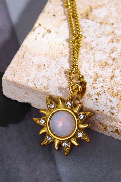 Halskette mit Opal-Sonnenanhänger aus Edelstahl