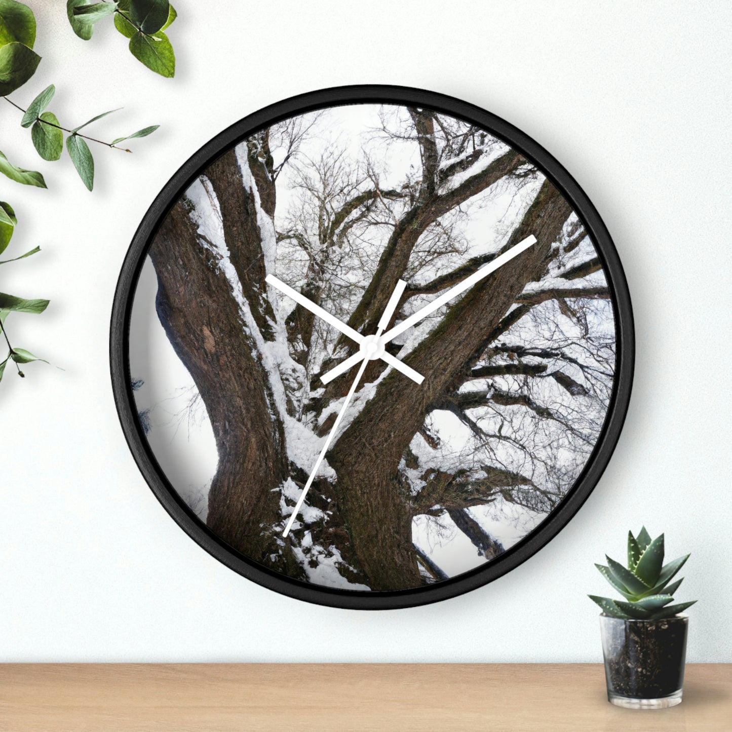 "Winter Wonderland Tree" - The Alien Wall Clock