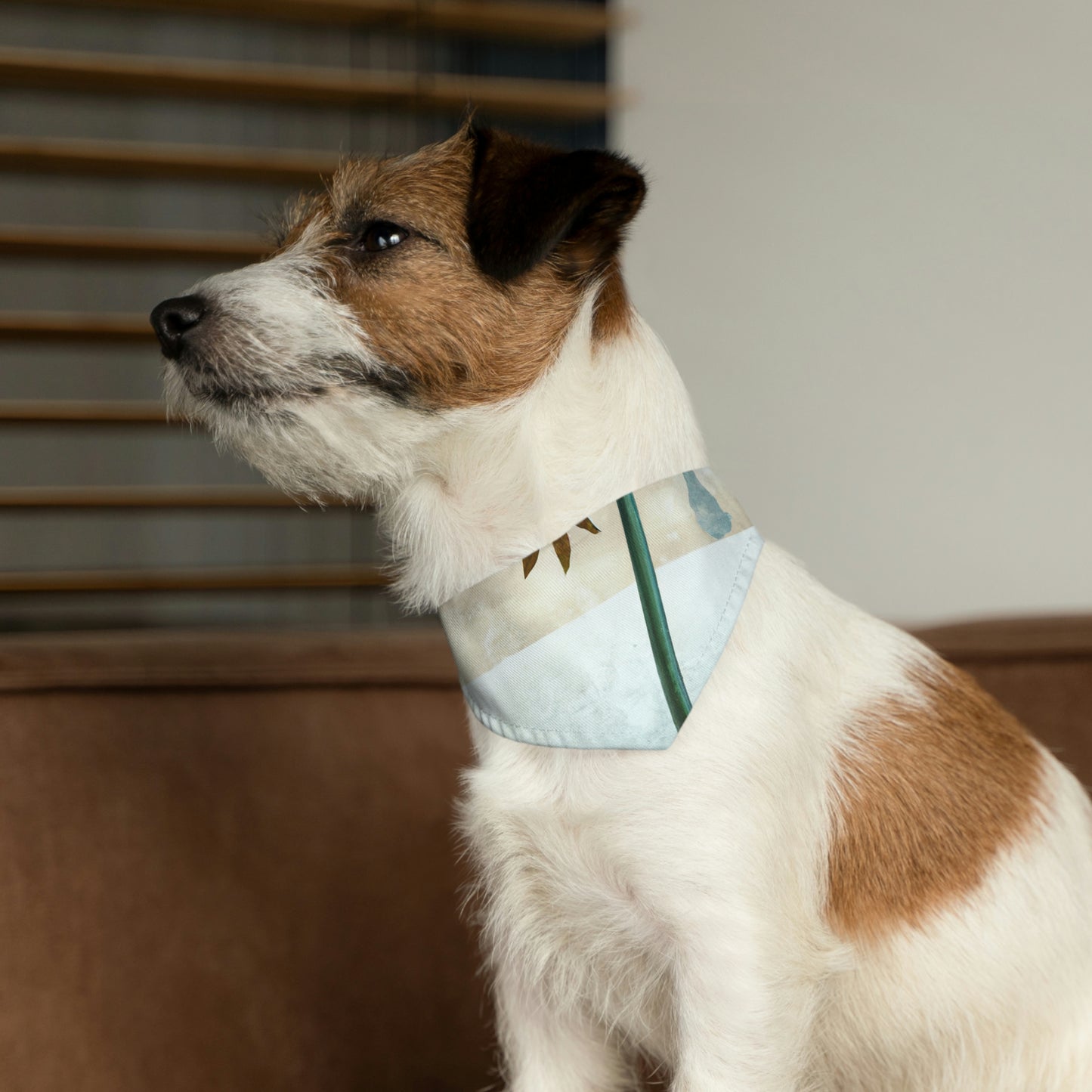 "Fighting the Frost: A Flower's Story" - El collar de bandana para mascota alienígena