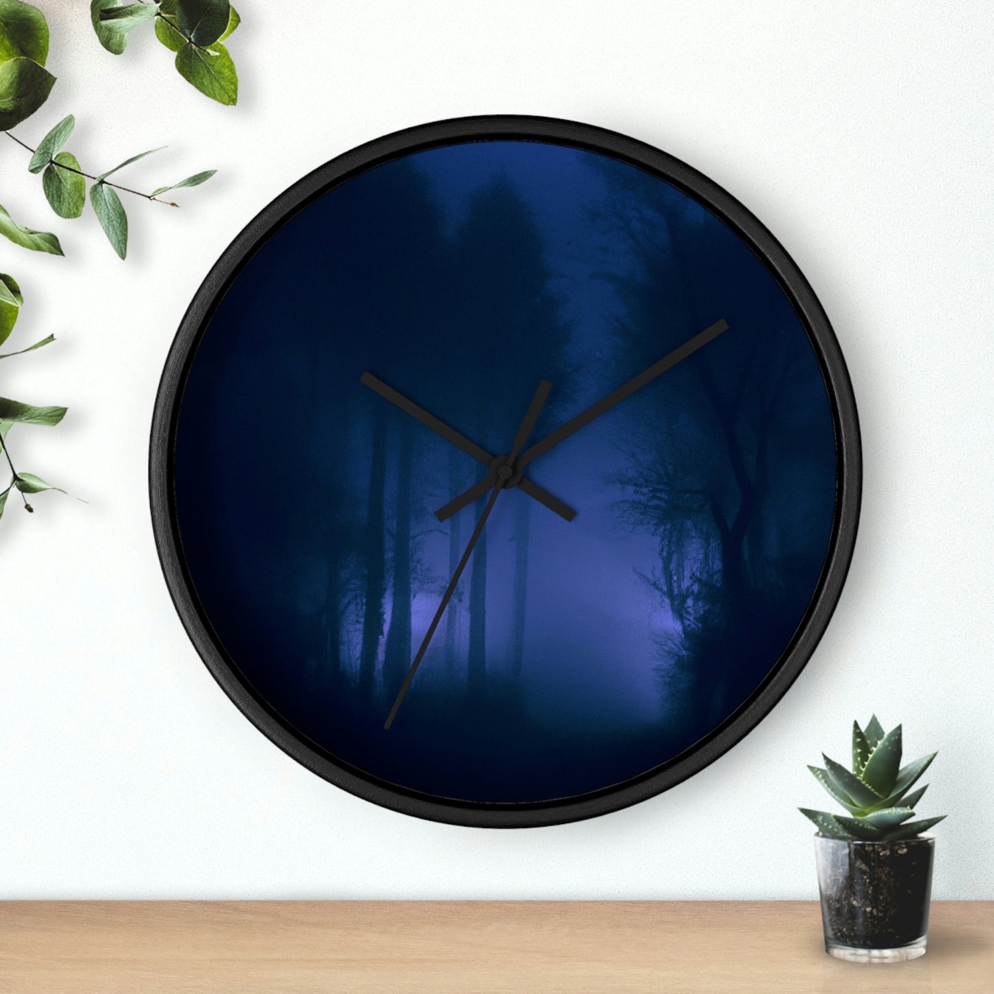 "Lost in the Moonlight Woods" - El reloj de pared alienígena