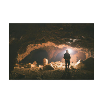 "Un viaje a lo desconocido: explorando una cueva subterránea misteriosa" - The Alien Canva