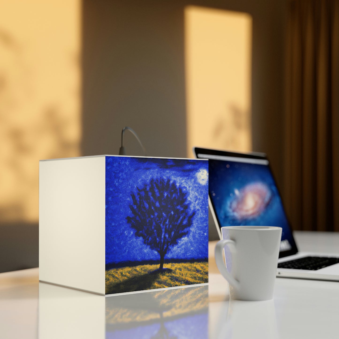 "Ein einsamer blauer Baum im Mondscheinfeld" - Die Alien Light Cube Lampe