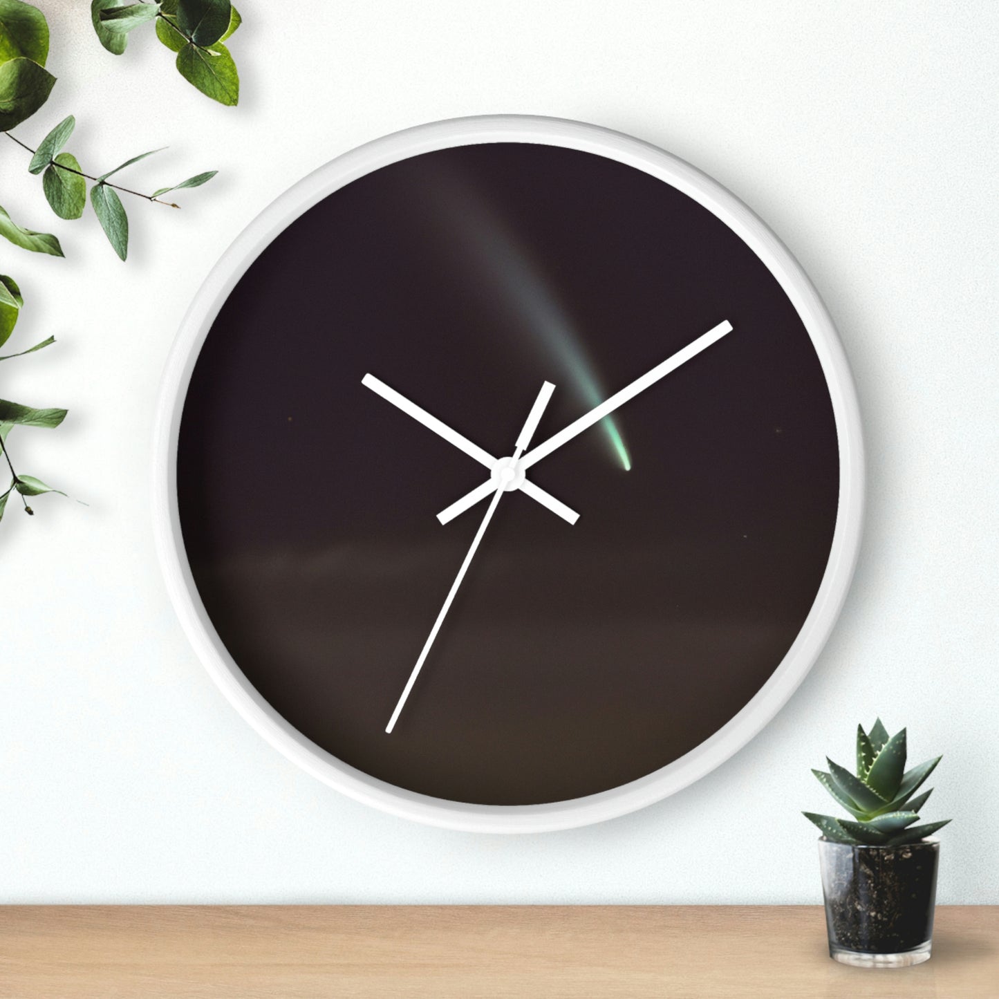 "Resplandor celestial" - El reloj de pared alienígena