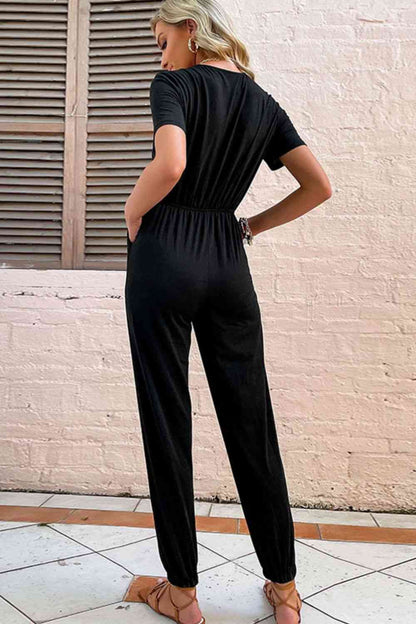 Kurzärmliger Jogger-Jumpsuit mit Knopfleiste vorne