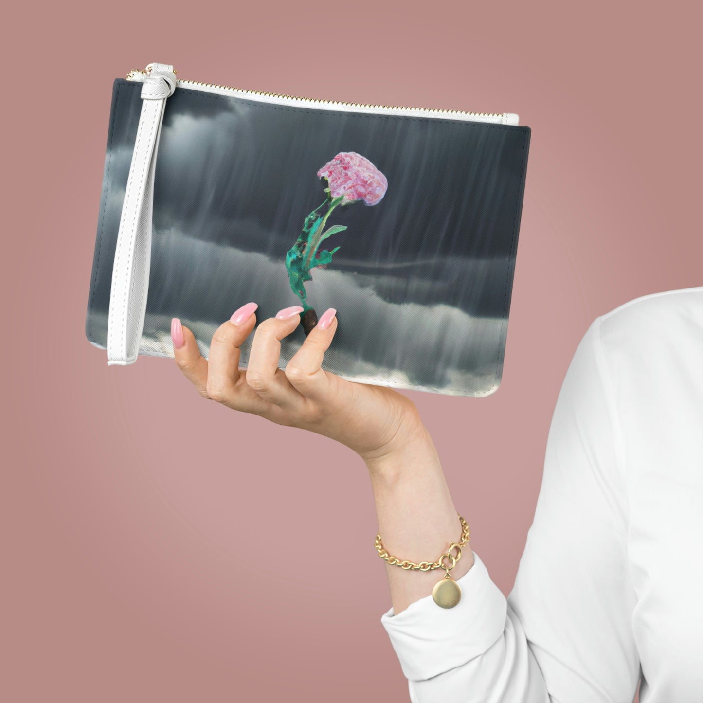 "Aight Against the Storm: La historia de una flor solitaria" - The Alien Clutch Bag