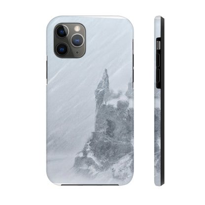 Das verlorene Schloss im Schneesturm. - Die Alien Tough Phone Cases