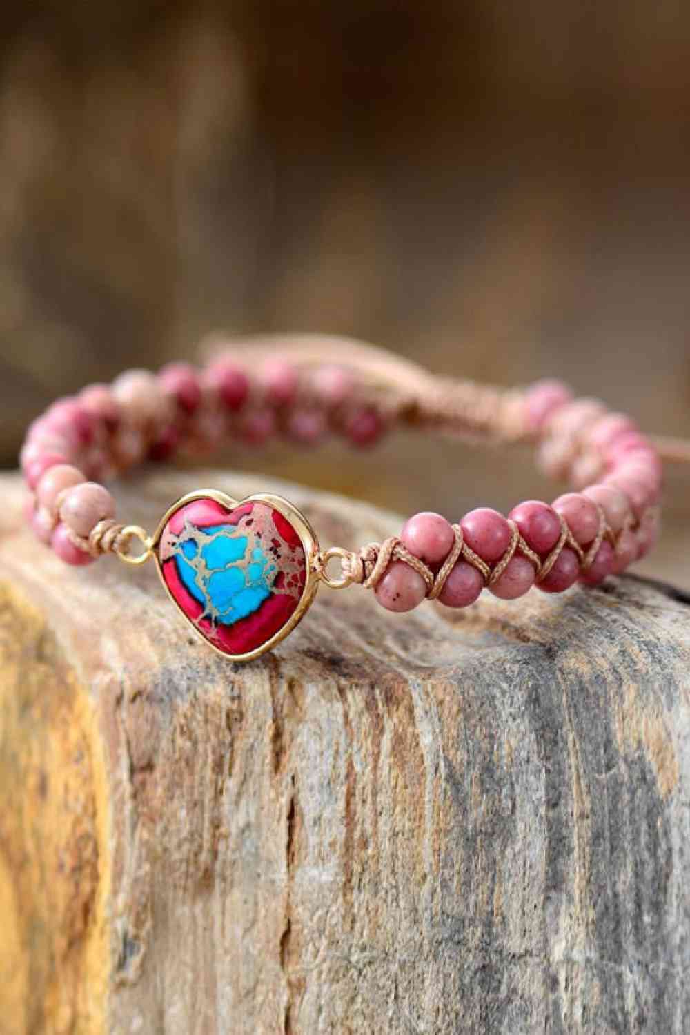 Pulsera de piedra natural hecha a mano con forma de corazón