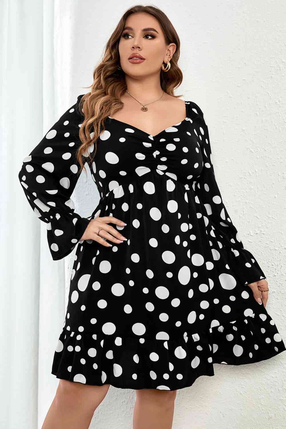 Melo Apparel Plus Size Minikleid mit Polka Dots, herzförmigem Ausschnitt und Volantärmeln