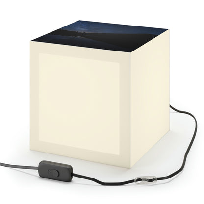 "A Starlit Tranquility" - Die Alien Light Cube Lampe