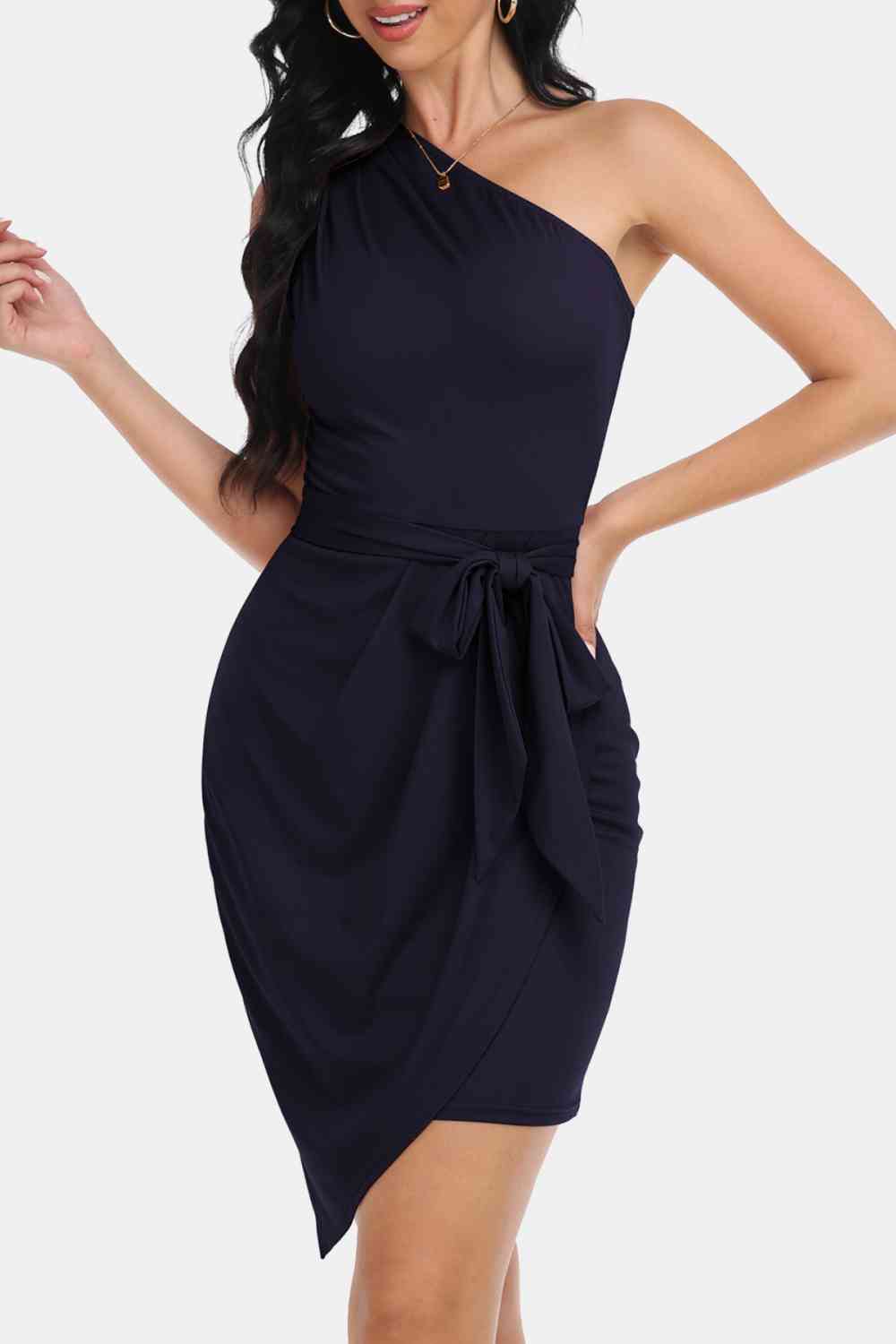 Ärmelloses One-Shoulder-Kleid zum Binden vorn