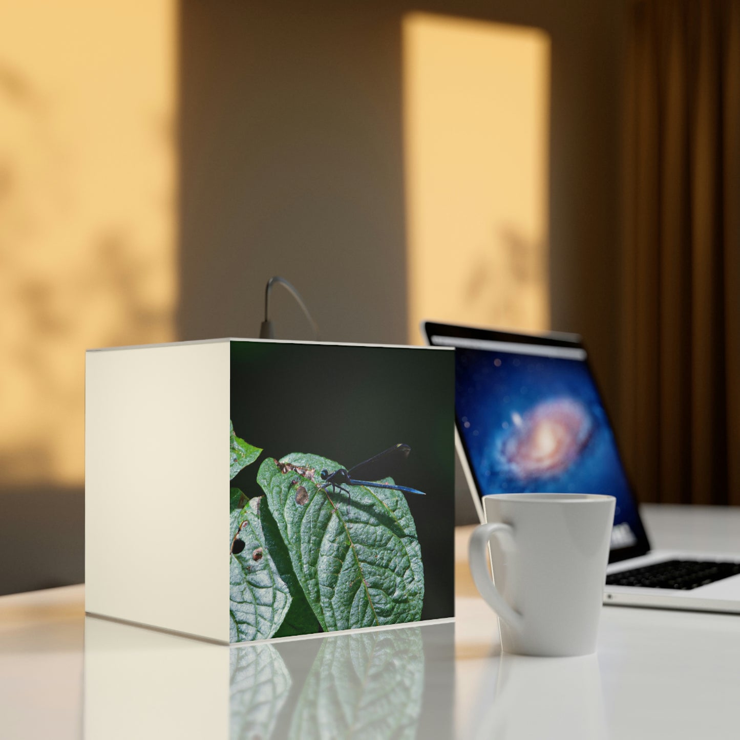 "Ein Moment der Vergänglichkeit" - Die Alien Light Cube Lampe