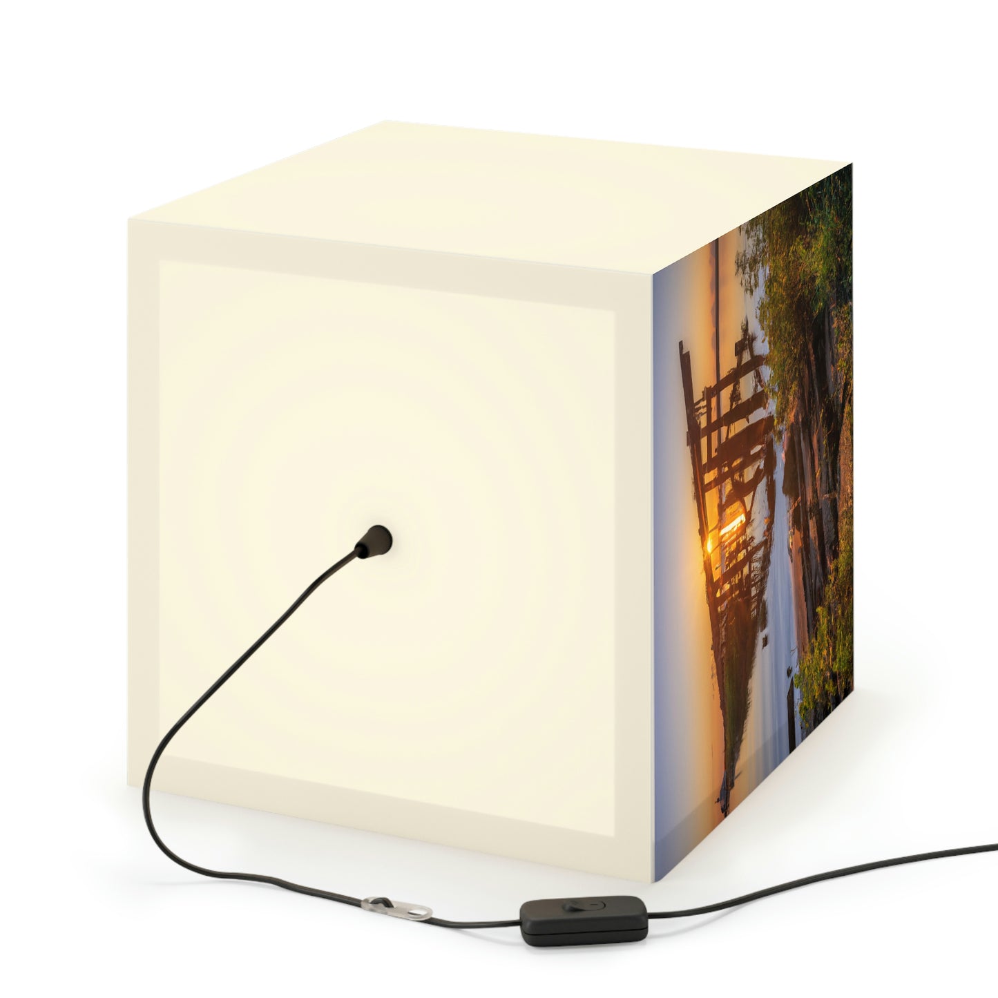 "Eternal Sunrise" - The Alien Light Cube Lamp