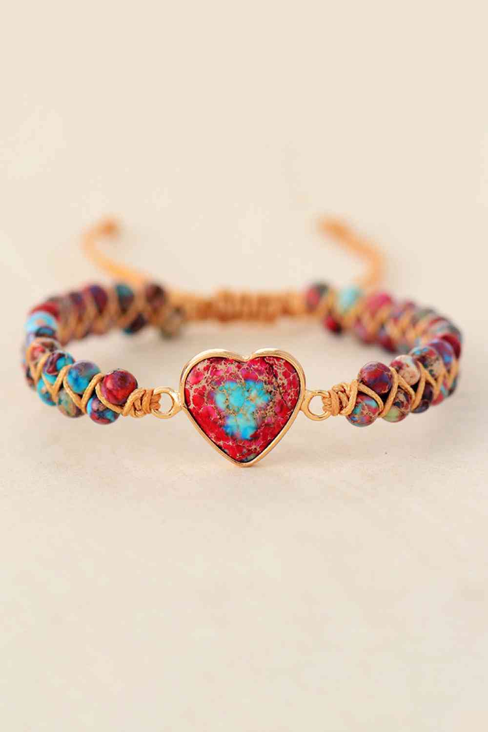 Pulsera de piedra natural hecha a mano con forma de corazón