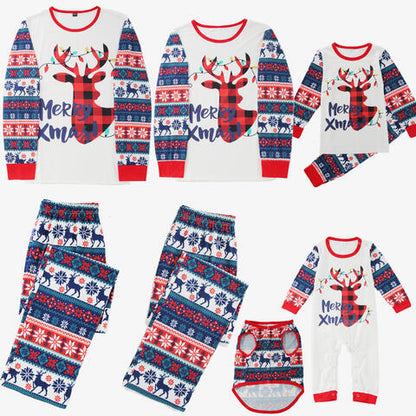 Baby-Overall mit Rentier-Grafik „MERRY XMAS“.