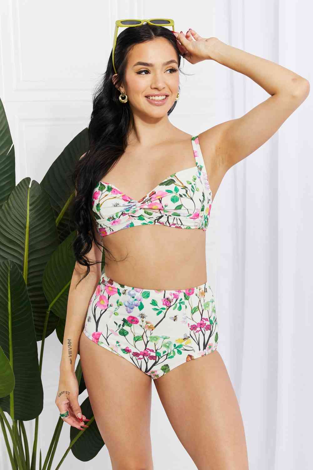 Bikini de talle alto color crema Take A Dip Twist de Marina West Swim