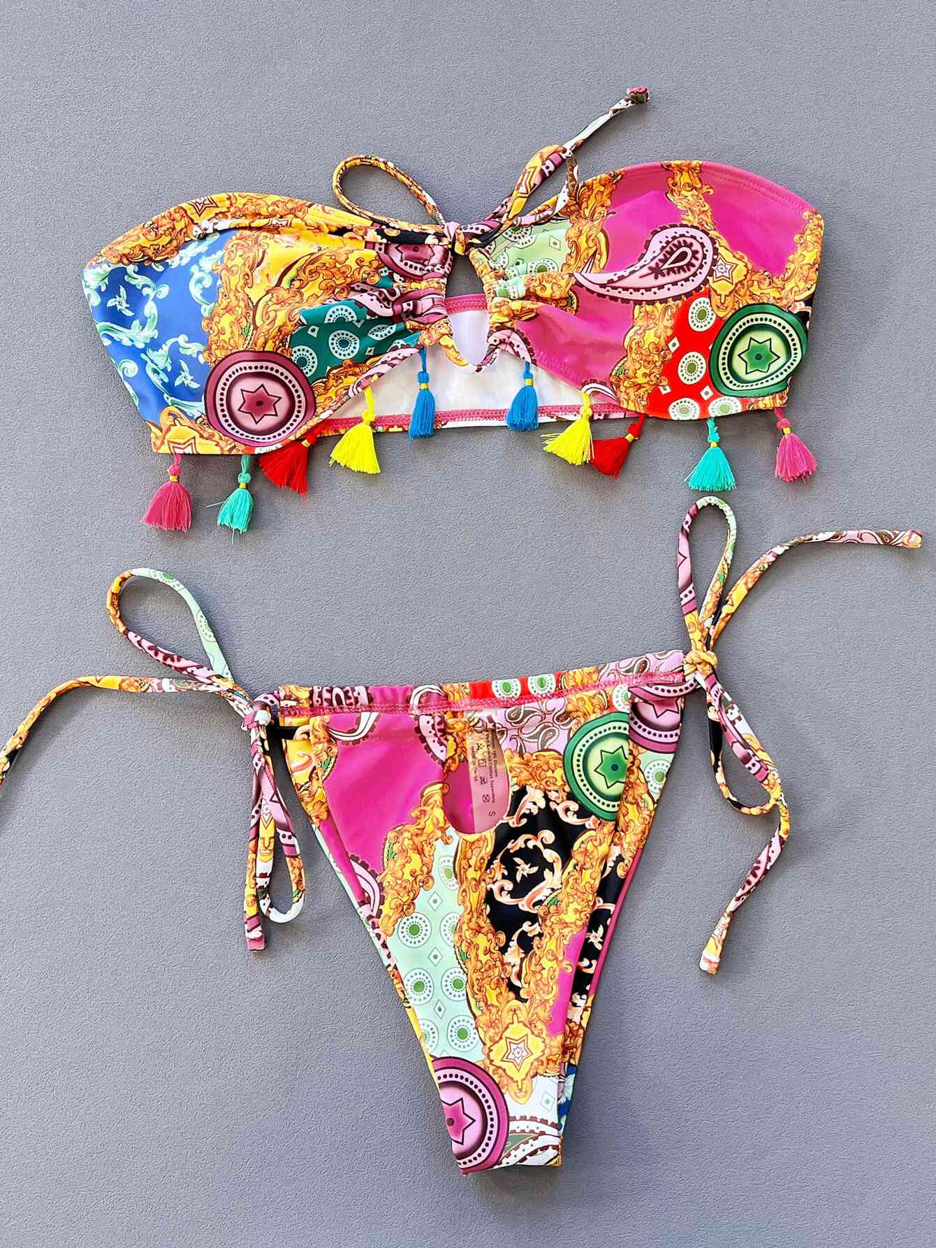 Bedrucktes, trägerloses Bikini-Set zum Binden