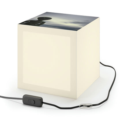 "Adrift in the Universe" - Die Alien Light Cube Lampe