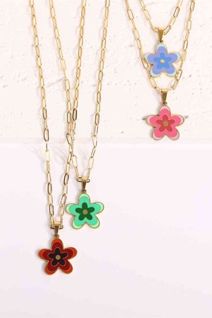 Collar de acero inoxidable con colgante de flor